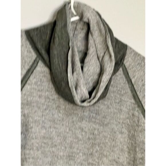 Women's Kuhl M Turtle / Cowl Neck Sweater wool blend - Picture 3 of 5